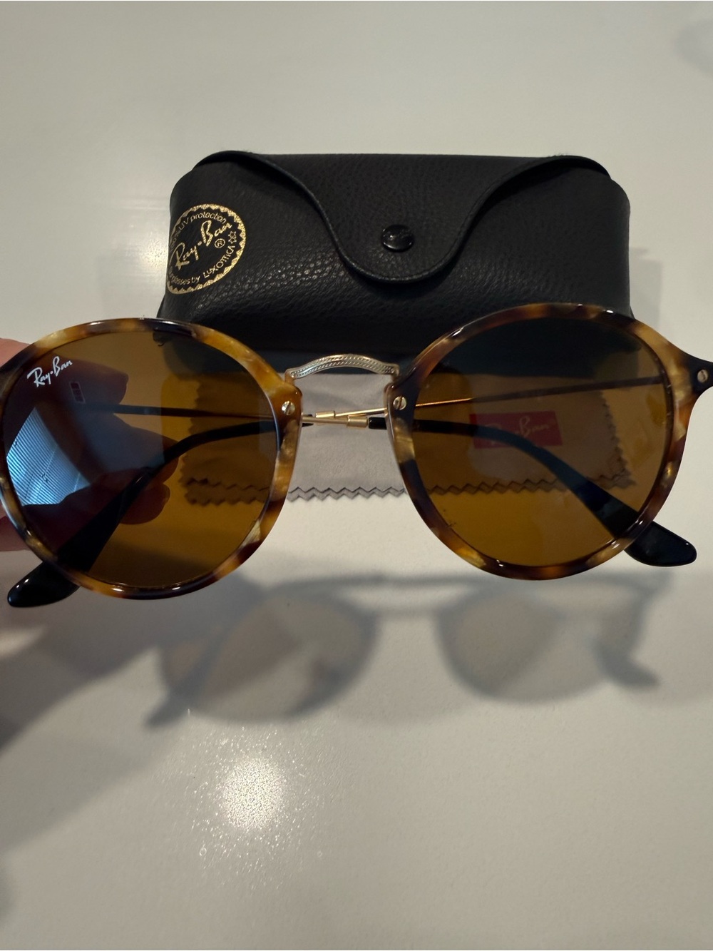 Ray-Ban Tortoiseshell Frame Brown Lens Round Sunglasses - Picture 2 of 4